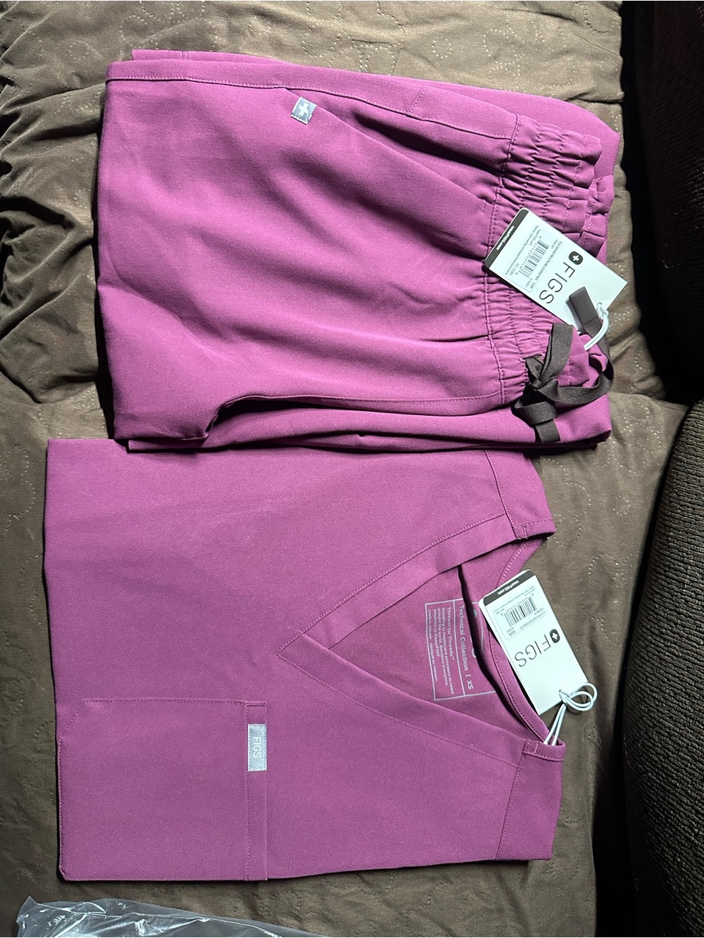 Figs scrubs